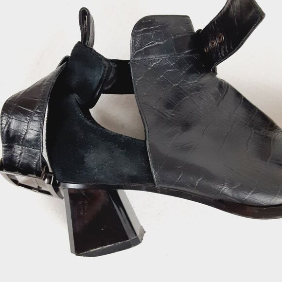 United Tokyo Womens Black Leather Boots with Buckle Animal Print Design - Picture 2 of 16